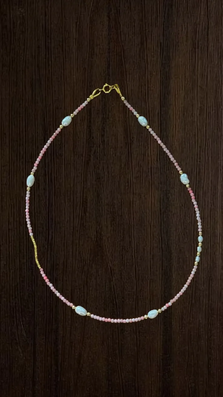 Necklace Blush · Giggle — rose quartz · freshwater pearls