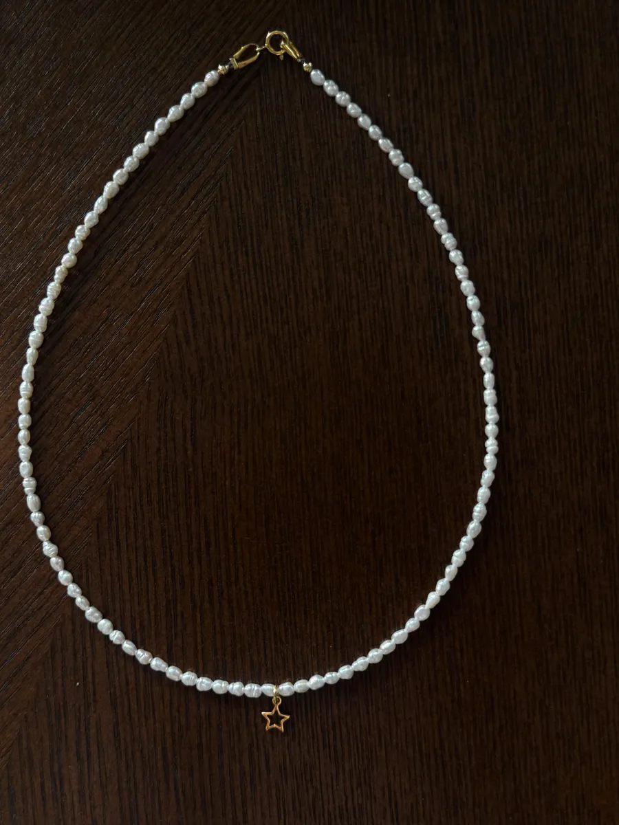 Necklace Sunrise · Star Charm — white pearls · gold star charm